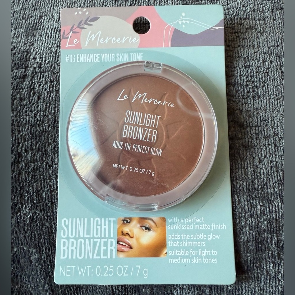 Le Mercerie Sunlight Bronzer #116 Enhance Your Skin Tone